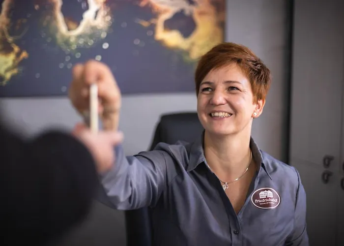 Friedrichshof 3* באד קלוסטרלאוסניץ